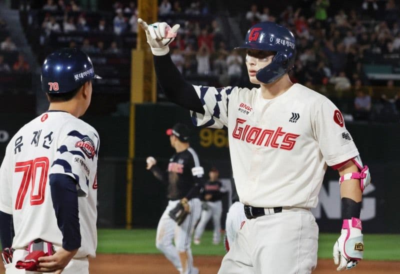 Lotte Giants Manager Kim Tae-hyeong Welcomes Injury Returns: 'Yoon Dong-hee Makes a Big Difference'