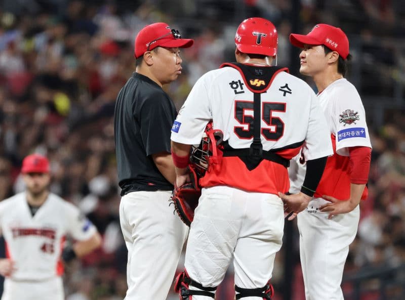Can KIA Survive Without Their Ace Relievers? Manager Lee Beom-ho's Bold Gamble