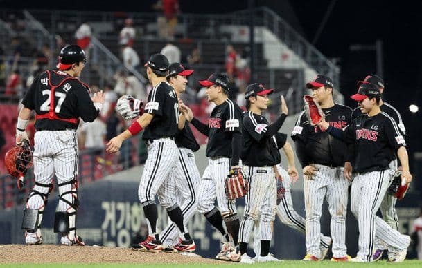 LG Twins Finally Sweep Gwangju After 12 Years!
