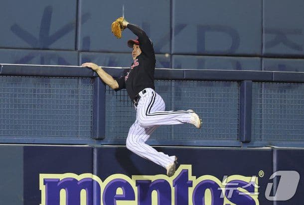 LG Twins Rally in 9th to Beat Doosan for Fifth Straight Win